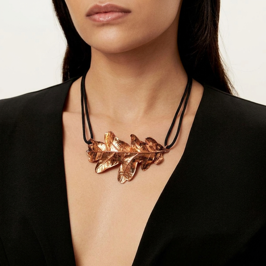 Colgante de cobre con hoja real de roble - Joyería botánica electroformada